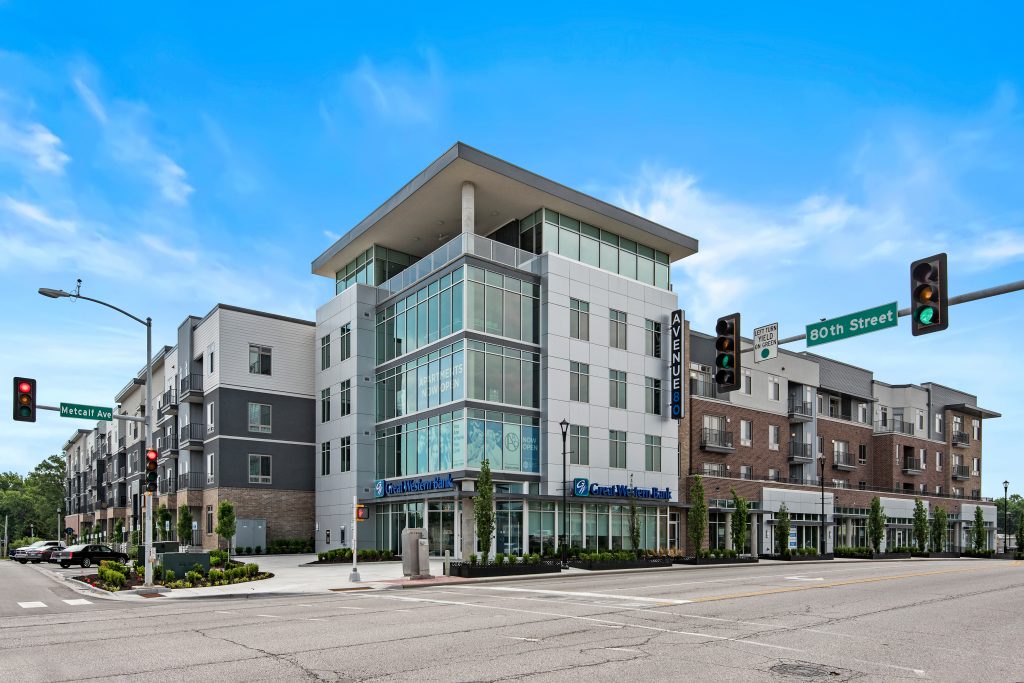 Avenue 80 — Woodbury